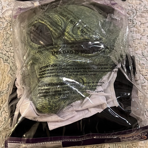 “ALIEN AGENT” COSTUME•INCLUDES EVERYTHING ON PACKAGE•GREAT COSTUME•LIKE NEW - Picture 2 of 7